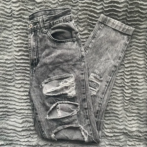 Distressed Jeans - Picture 2 of 5